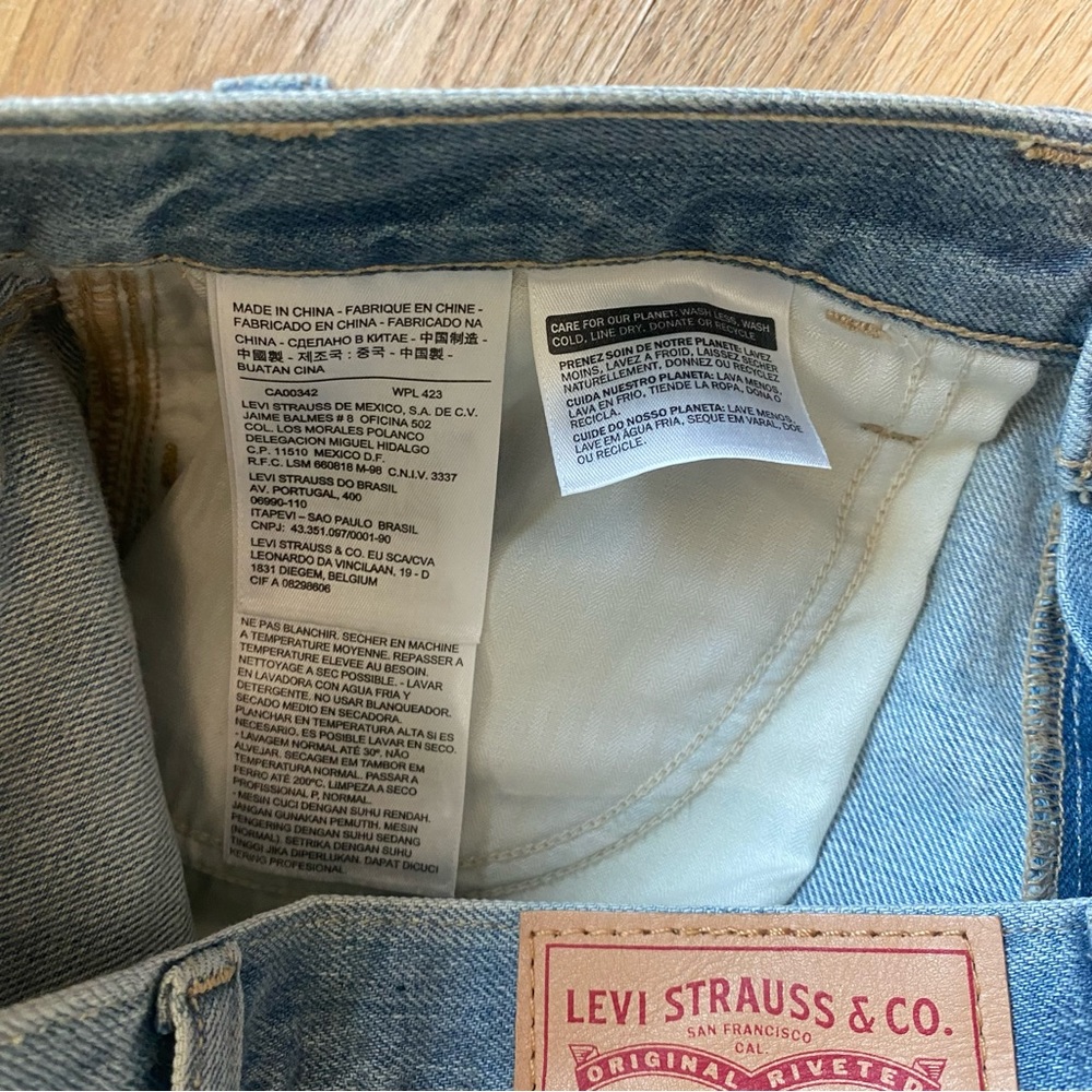 Levi’s Skirt - Picture 4 of 4